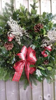 Medium spruce wreath